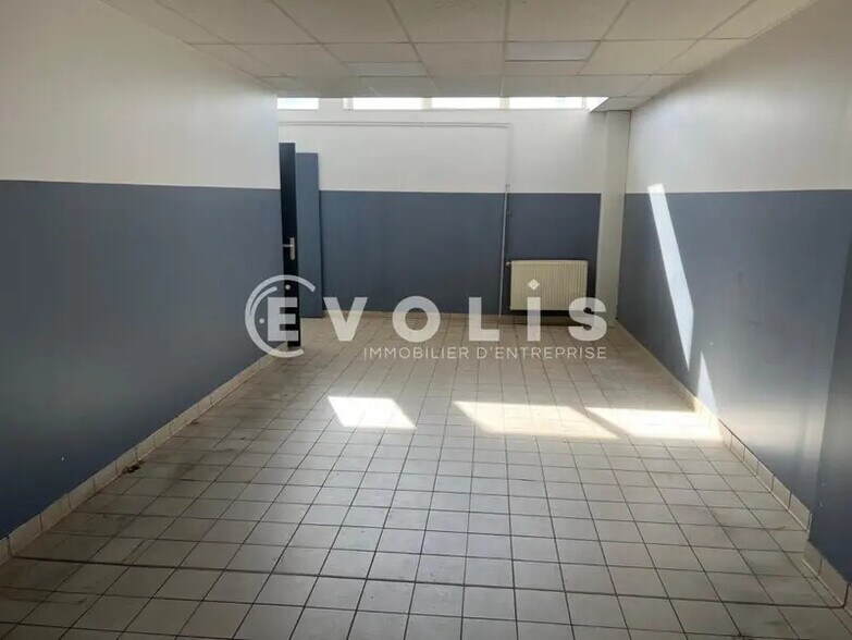 Light Industrial in Vénissieux to rent - Interior Photo - Image 2 of 14