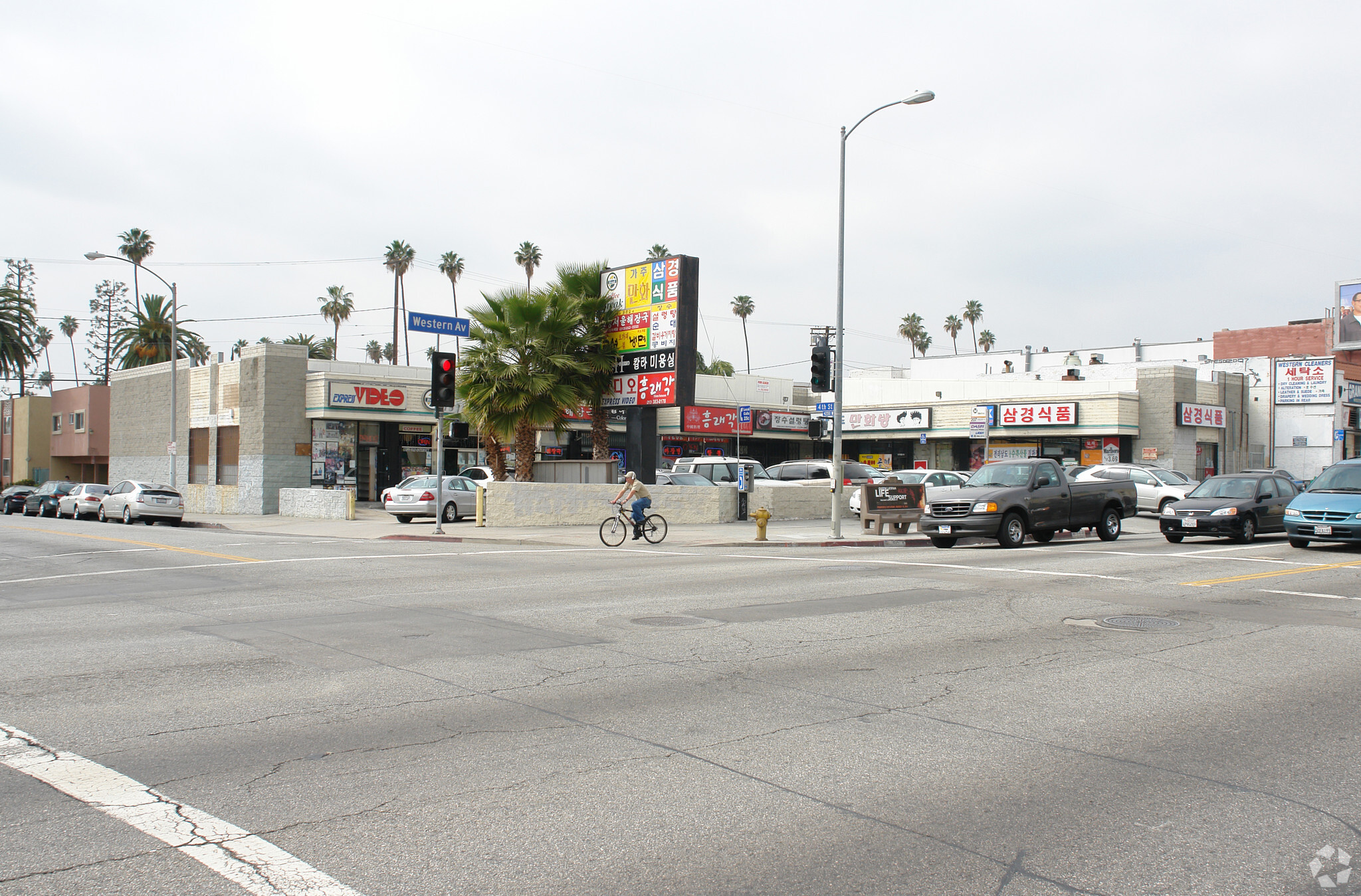 355-365 S Western Ave, Los Angeles, CA for rent Building Photo- Image 1 of 5