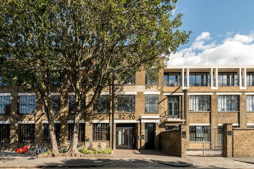 94 De Beauvoir Rd, London for rent - Building Photo - Image 1 of 6