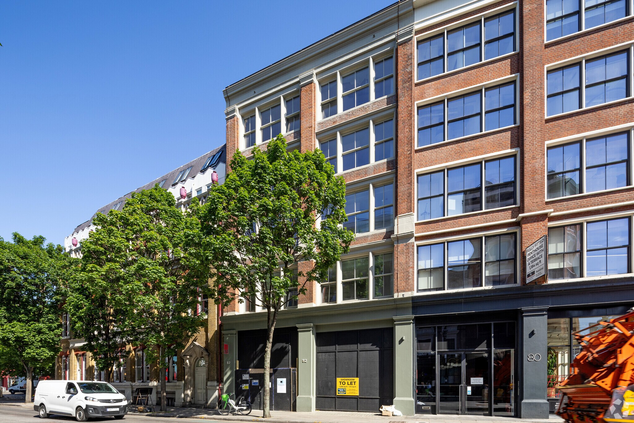 82 Clerkenwell Rd, London to rent Primary Photo- Image 1 of 3