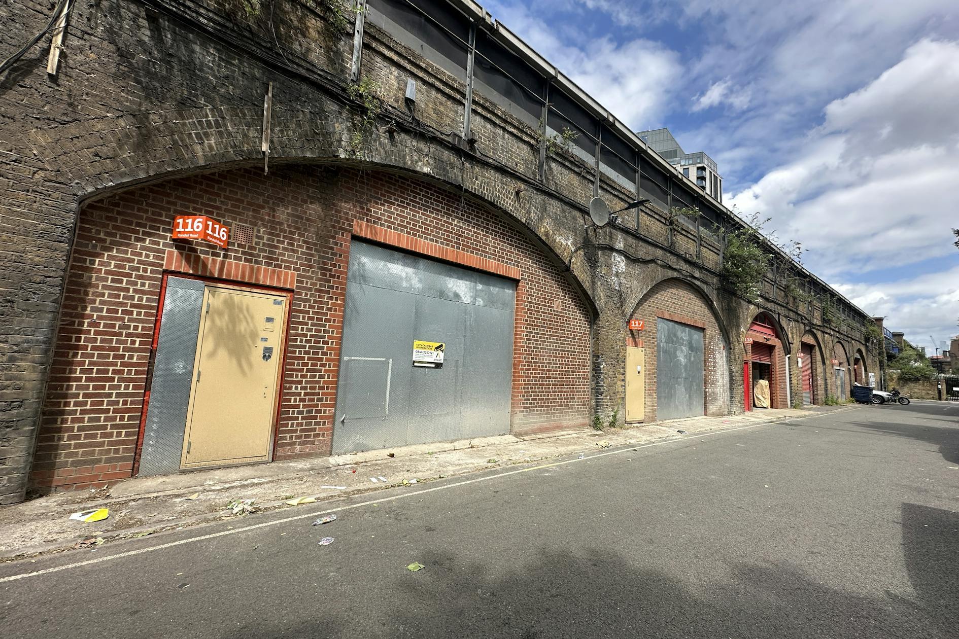 Randall Rd, London to rent Building Photo- Image 1 of 1