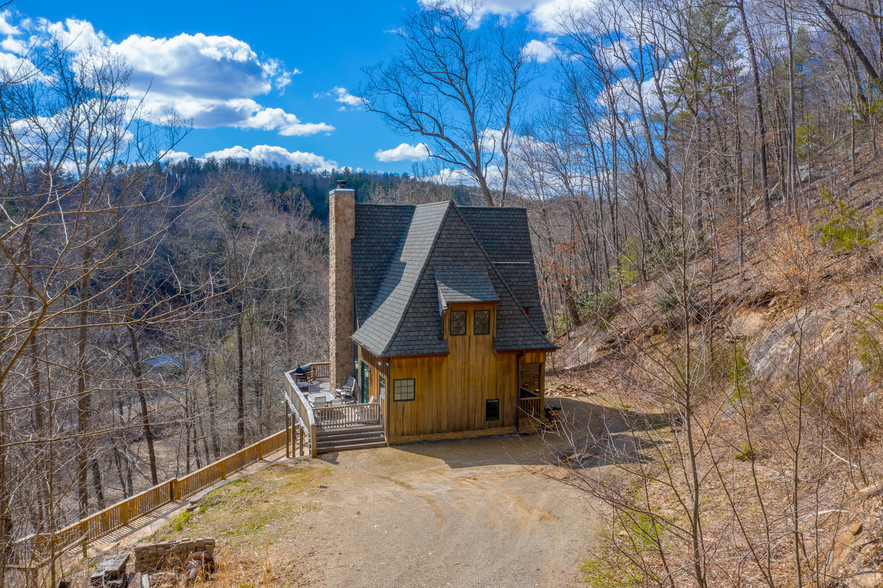 672 Marian Rd, Dugspur, VA for sale - Primary Photo - Image 1 of 1