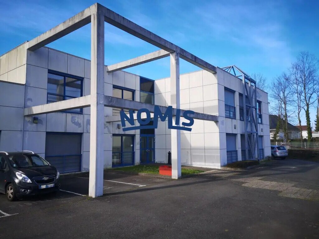 Location Local d'activités 224 m² - Photo 1