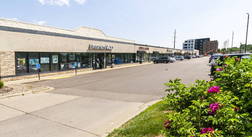 4701-4751 Hiawatha Ave, Minneapolis, MN for rent - Building Photo - Image 3 of 5