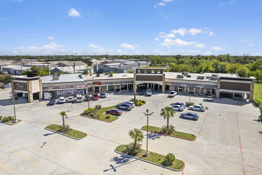 1520 College Ave, South Houston, TX for rent - Building Photo - Image 1 of 15