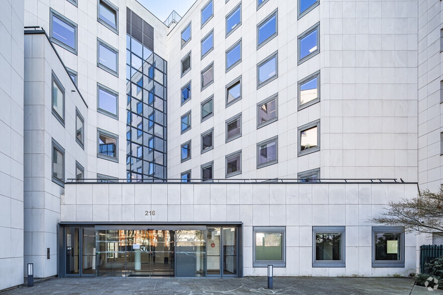 93 Rue Nationale, Boulogne-Billancourt to rent - Building Photo - Image 2 of 6