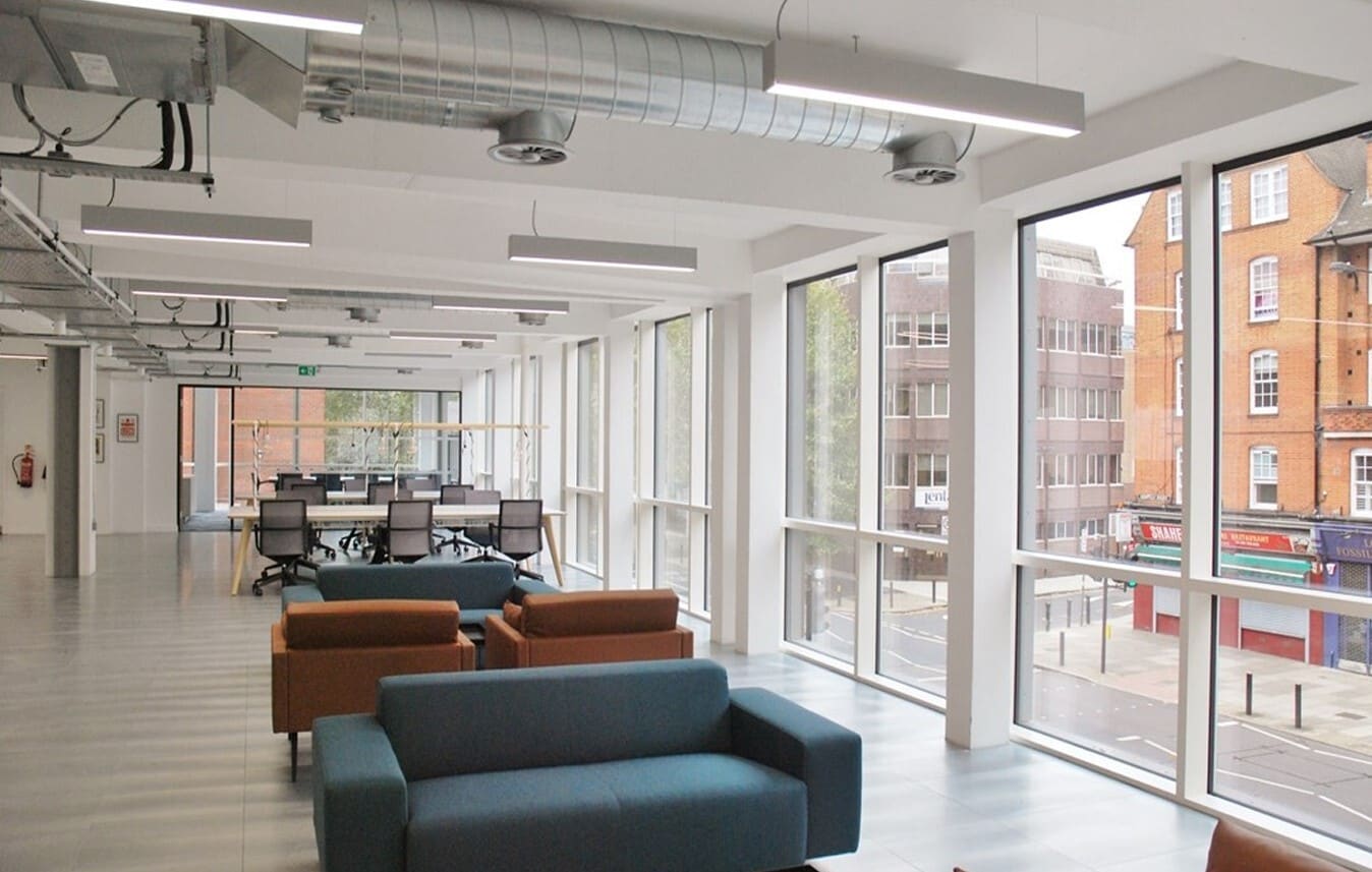 250 Waterloo Rd, London to rent Interior Photo- Image 1 of 2