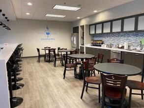 6250 Shiloh Rd, Alpharetta, GA to rent Interior Photo- Image 2 of 4