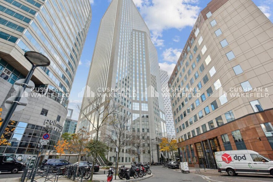 9-17 Allee De L'Arche, Courbevoie to rent - Building Photo - Image 3 of 21