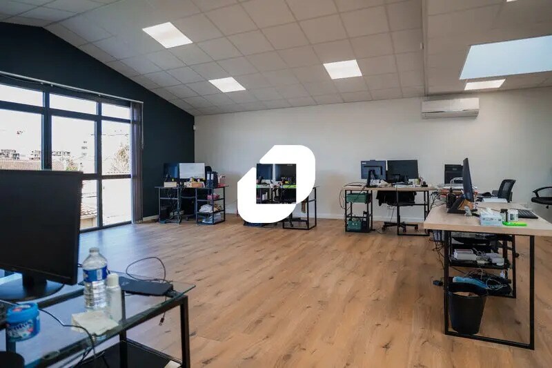 Office in Cenon to rent - Interior Photo - Image 3 of 11