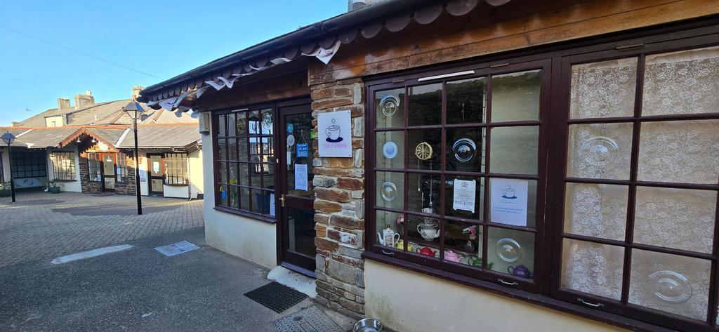 158 Fore St, Saltash to rent Primary Photo- Image 1 of 21