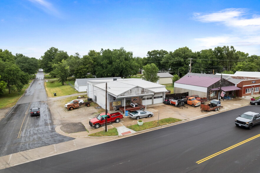 103 E Franklin St, Pomona, KS for sale - Building Photo - Image 3 of 15