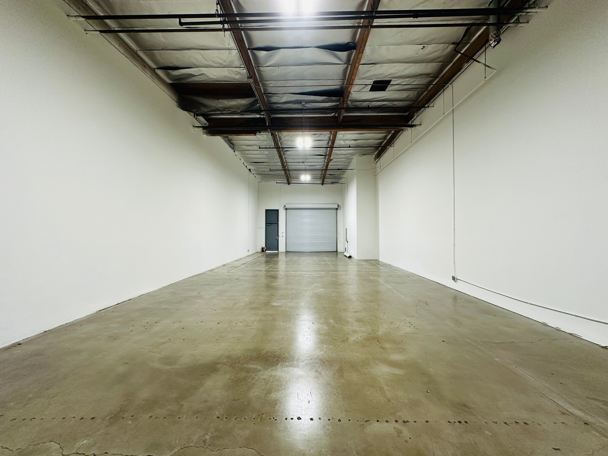 14525 Valley View Ave, Santa Fe Springs, CA to rent Interior Photo- Image 1 of 3