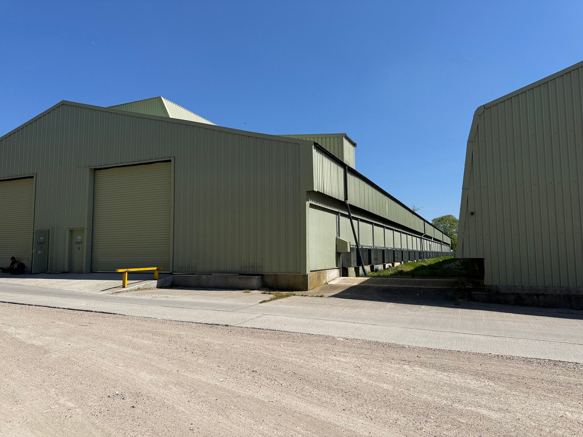 Emms Ln, Horsham to rent Primary Photo- Image 1 of 7