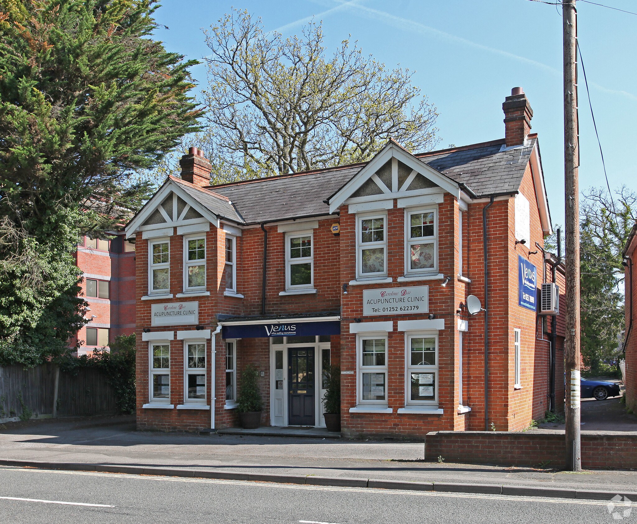 Reading Rd N, Fleet for sale Primary Photo- Image 1 of 1