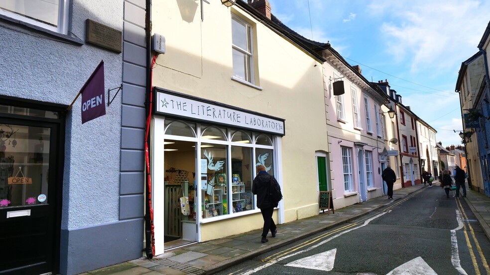 11A Lion St, Brecon to rent - Building Photo - Image 3 of 12