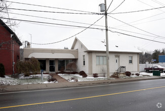 609 Lancaster St W, Kitchener, ON for sale Primary Photo- Image 1 of 1