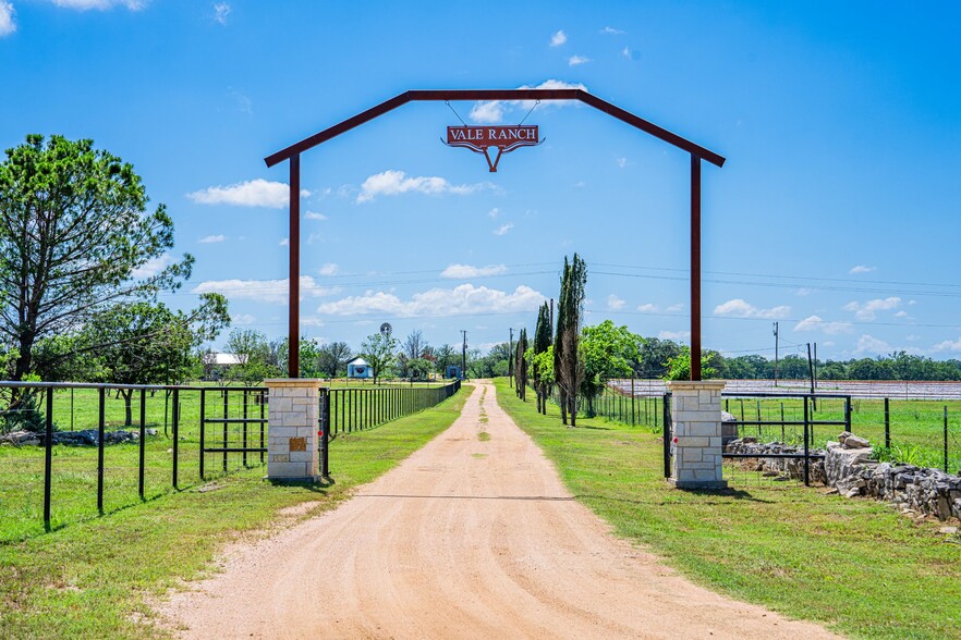 820 Old San Antonio Rd, Fredericksburg, TX for sale - Other - Image 1 of 20