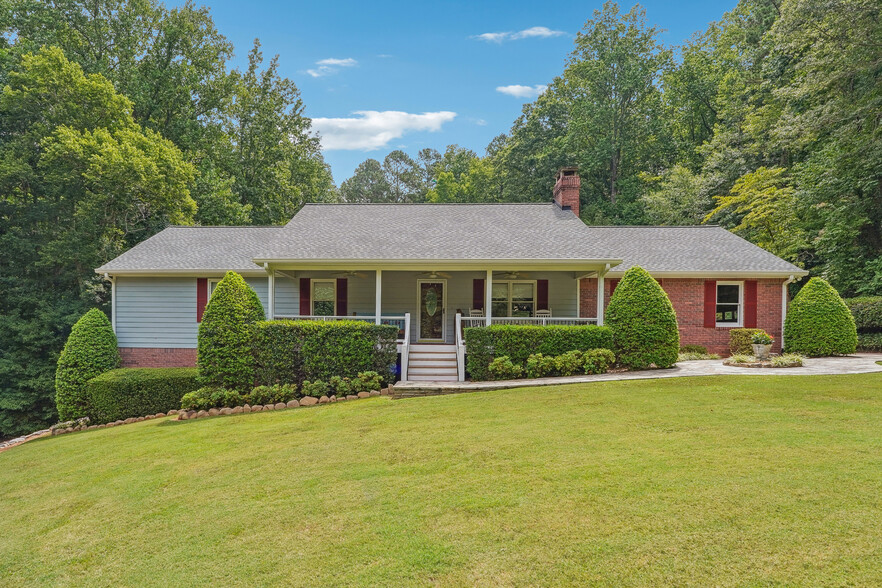 3992 Doc Sams Rd, Cumming, GA for sale - Primary Photo - Image 1 of 12