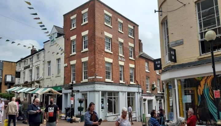 1 Albion Hl, Oswestry for sale - Primary Photo - Image 1 of 1