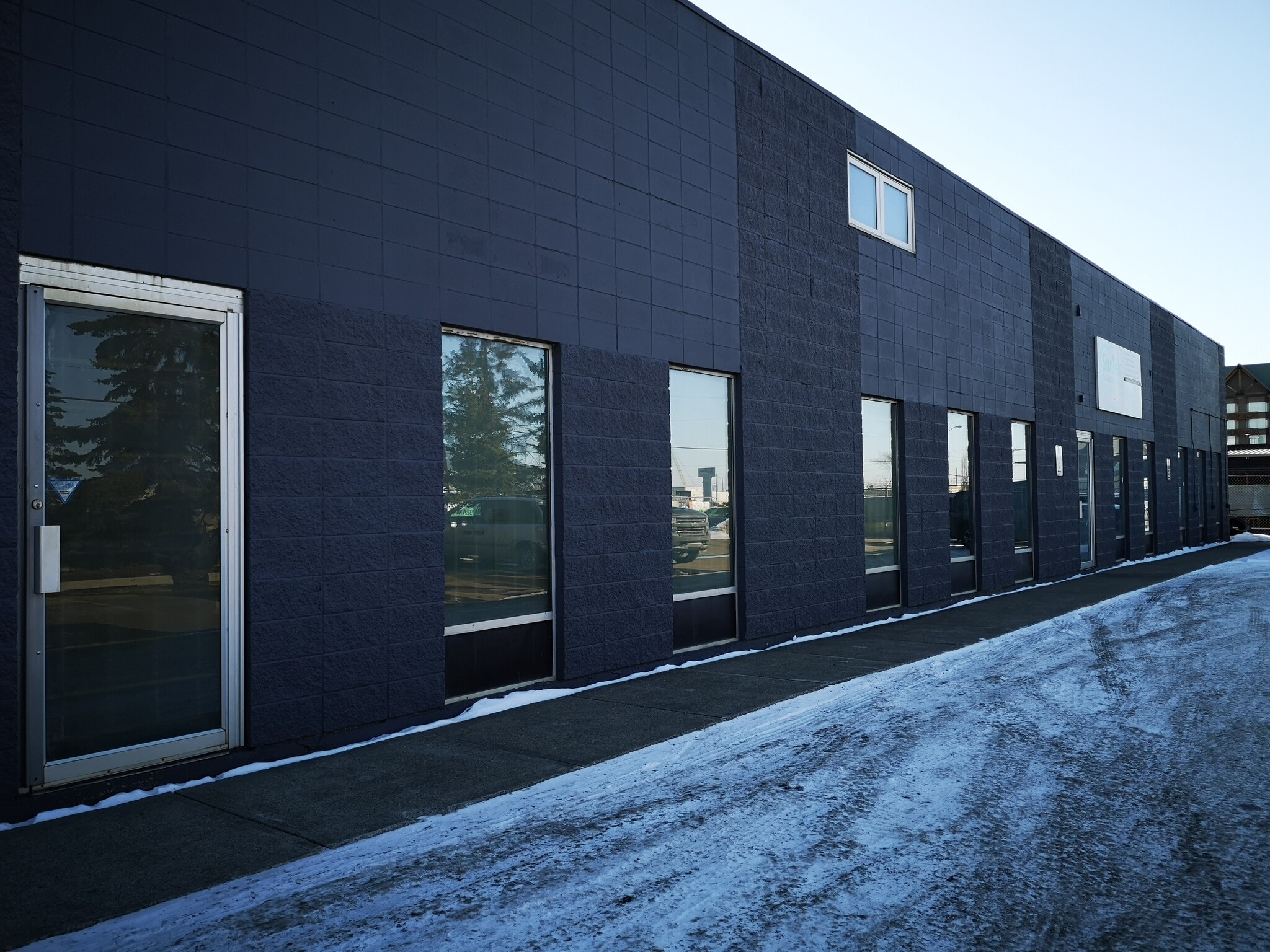 4303-4335 78th Ave, Edmonton, AB for sale Primary Photo- Image 1 of 1