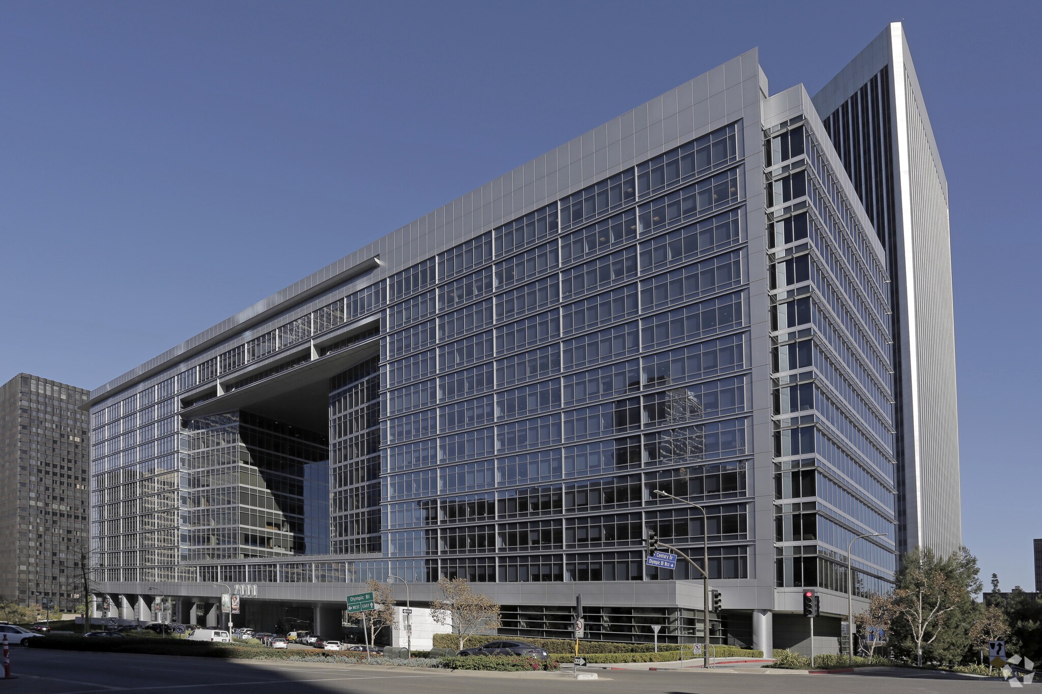 2000 Avenue of the Stars, Los Angeles, CA to rent Building Photo- Image 1 of 46
