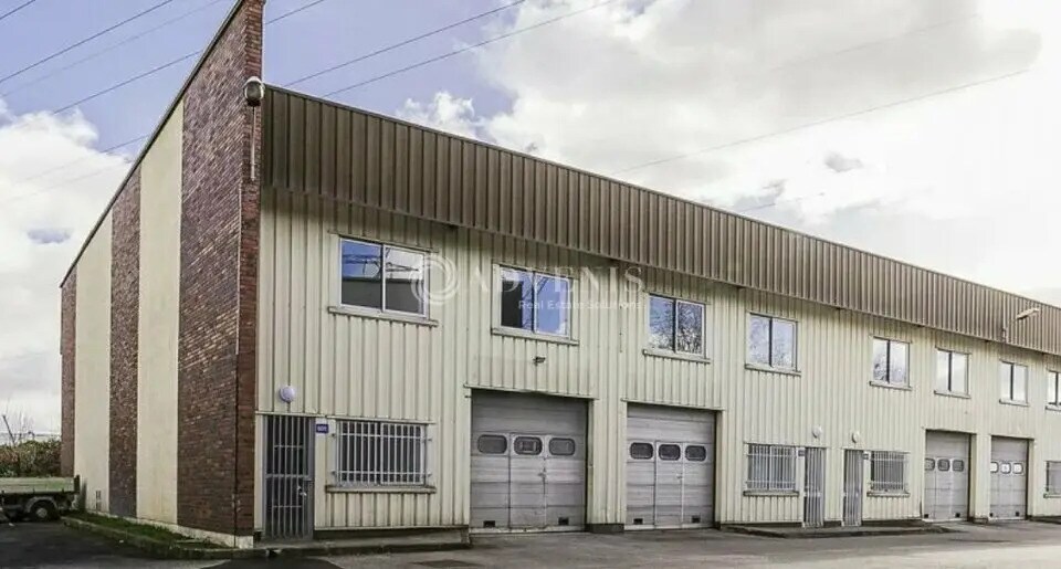 Light Industrial in Lisses to rent Building Photo- Image 1 of 2