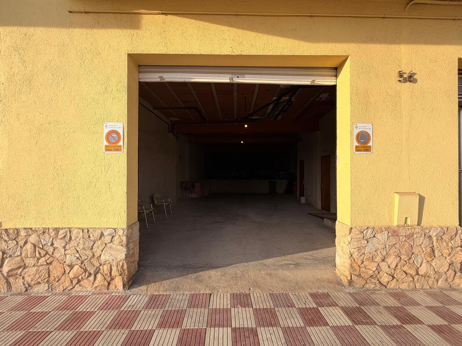 Retail in Pineda de Mar, Barcelona to rent Primary Photo- Image 1 of 3