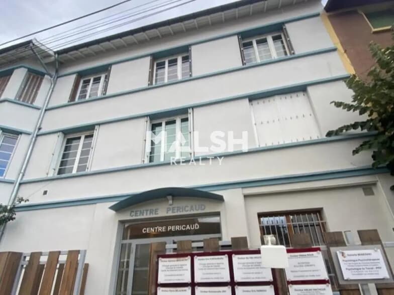 Office in Lyon for sale - Building Photo - Image 1 of 8