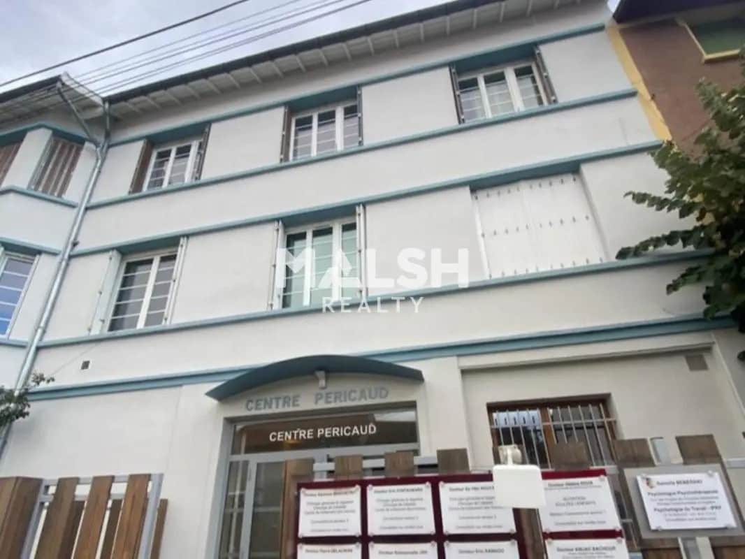 Office in Lyon for sale Building Photo- Image 1 of 9