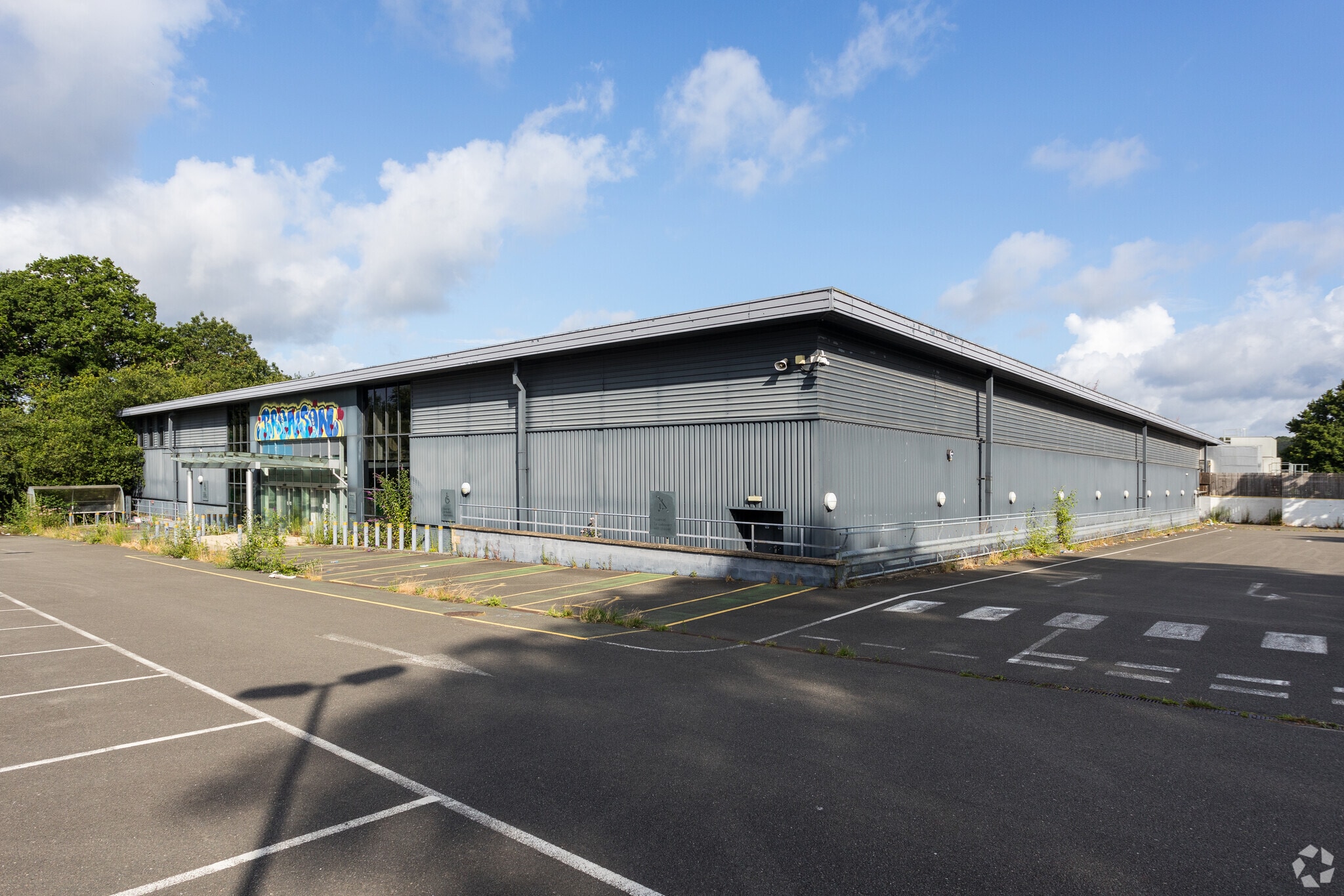 Kingstanding Way, Tunbridge Wells for sale Primary Photo- Image 1 of 4