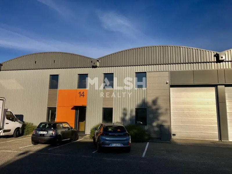 Light Industrial in Dardilly to rent Building Photo- Image 1 of 15