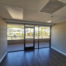 3535 Cahuenga Blvd W, Studio City, CA to rent Interior Photo- Image 1 of 9