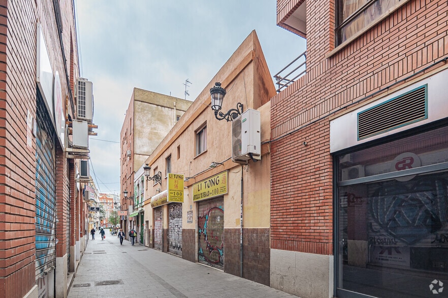 Retail in València, Valencia to rent - Building Photo - Image 1 of 1