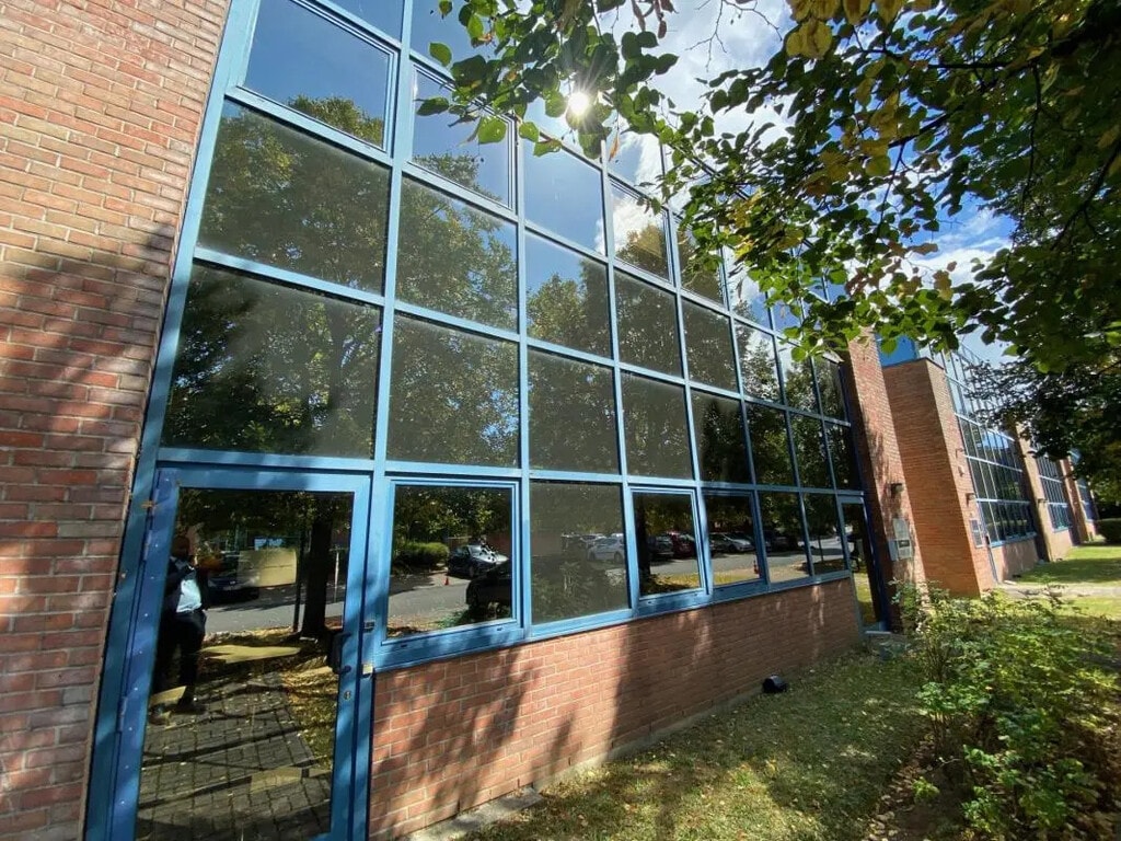 Location Bureaux 150 m² - Photo 1