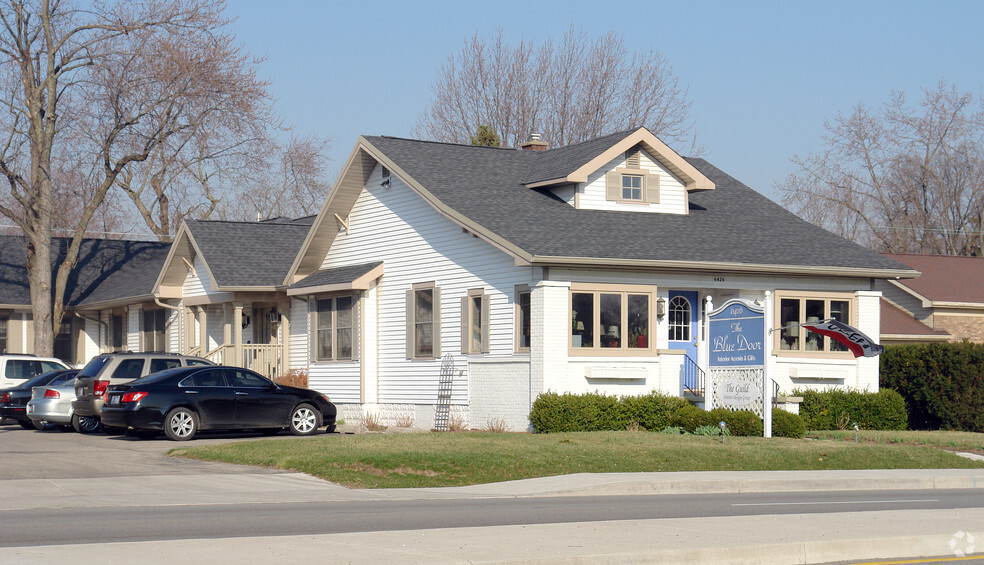 6426 N College Ave, Indianapolis, IN for rent - Building Photo - Image 1 of 5