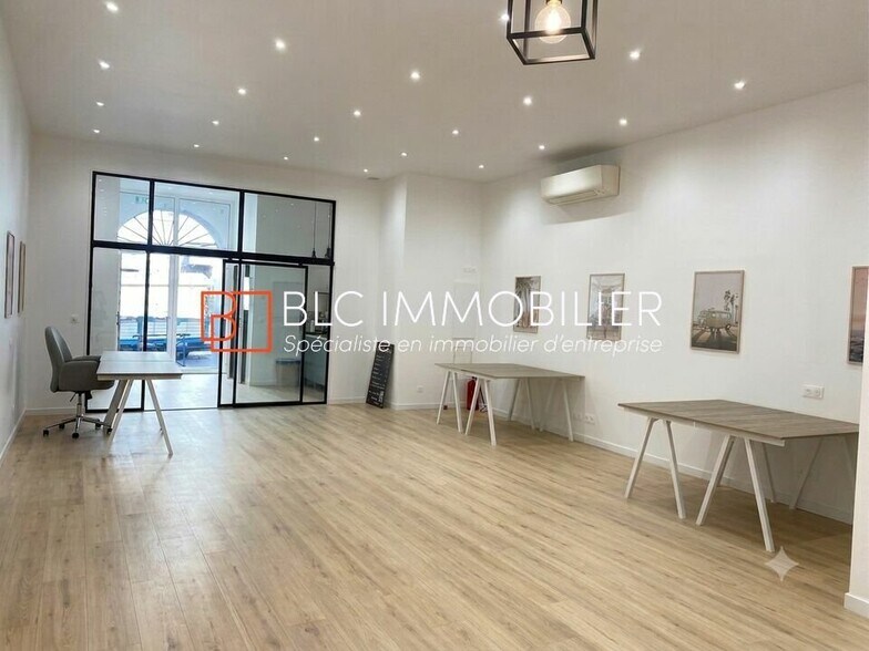 Retail in Marseille to rent - Building Photo - Image 2 of 4
