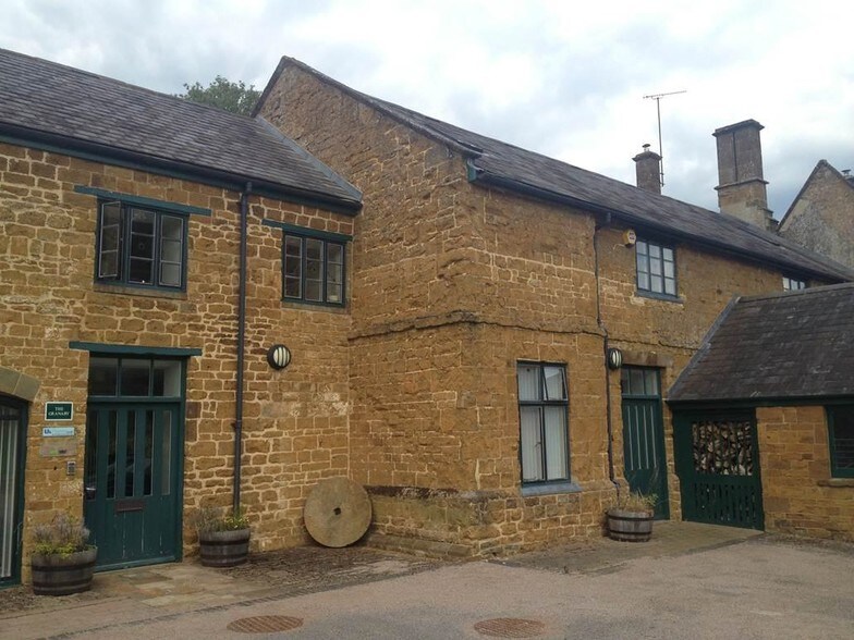 Home Farm Dr, Banbury OX15 6HU UK