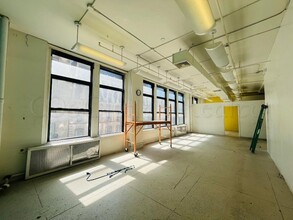 39-41 W 31st St, New York, NY for rent Building Photo- Image 1 of 12