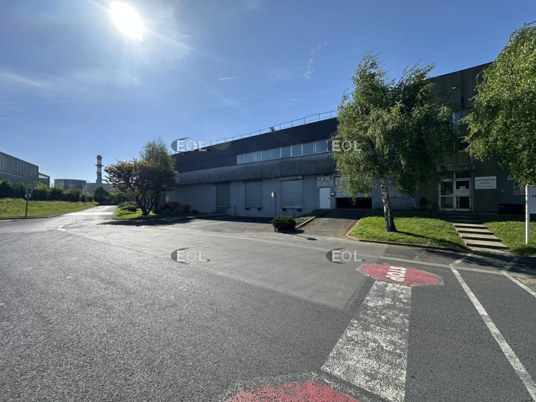 Industrial in Stains to rent Building Photo- Image 1 of 5