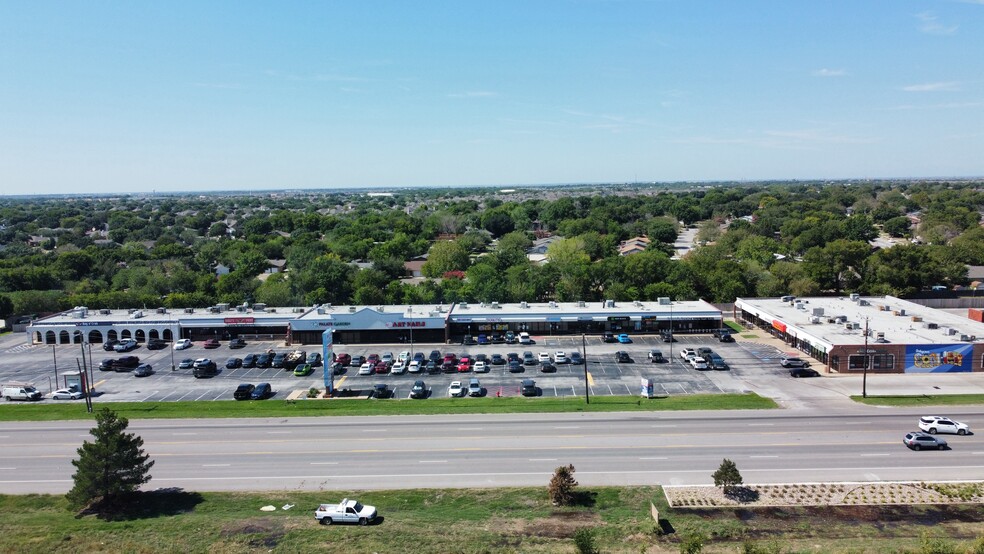 1029 N Saginaw Blvd, Saginaw, TX for rent - Building Photo - Image 1 of 5