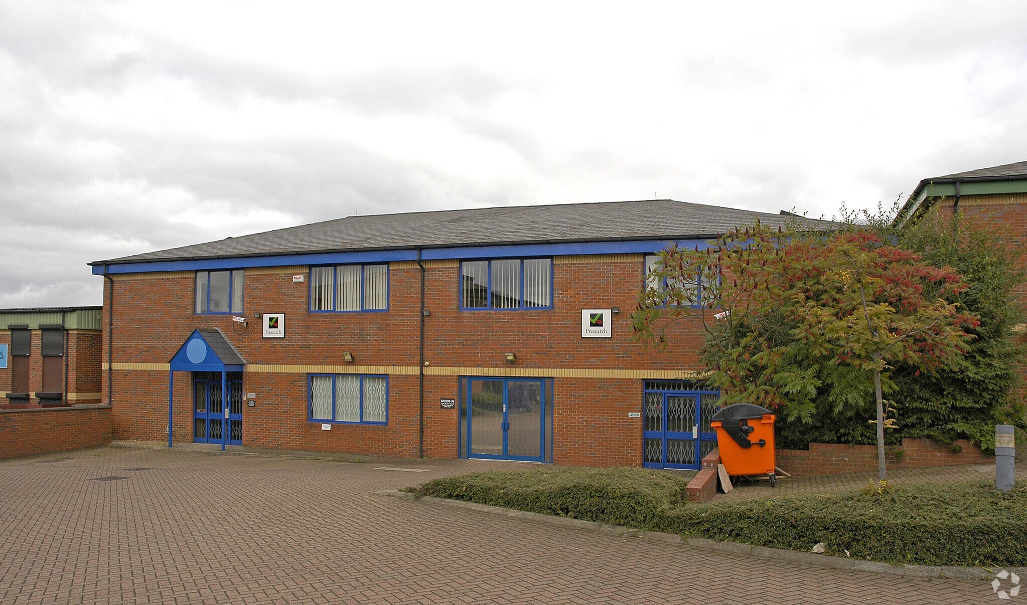 59-61 Knowl Piece, Hitchin for sale Primary Photo- Image 1 of 1