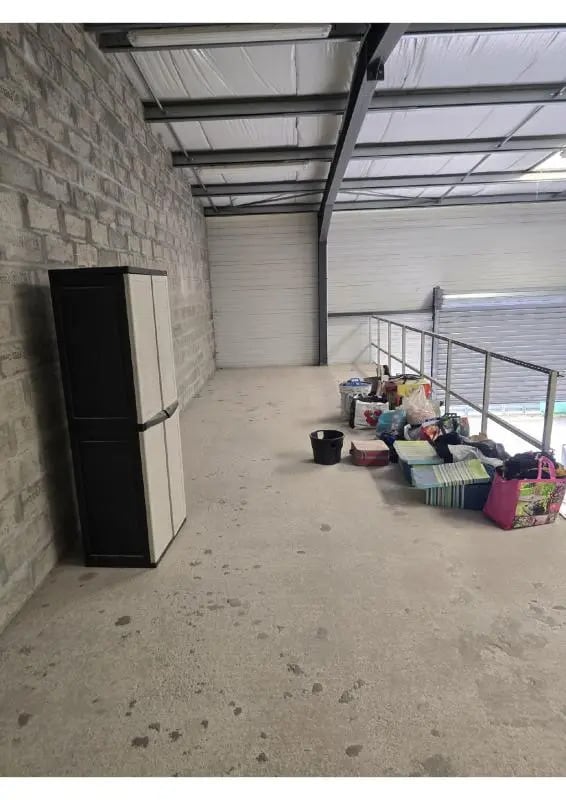 Light Industrial in Eysines to rent Building Photo- Image 1 of 5