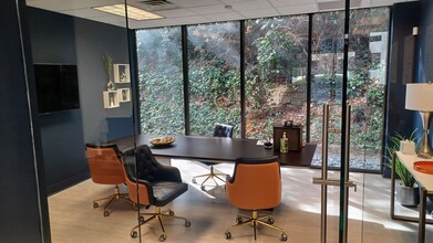 2550 Heritage Ct, Atlanta, GA to rent Interior Photo- Image 2 of 4