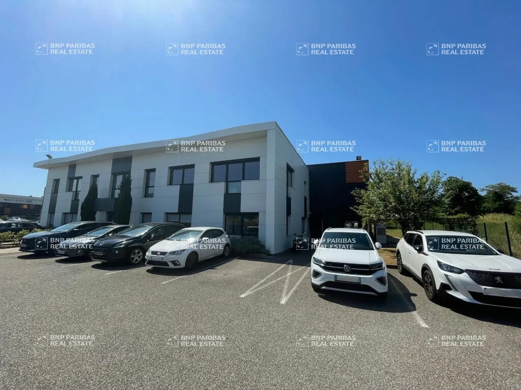 Vente Local d'activités 2 100 m² - Photo 1