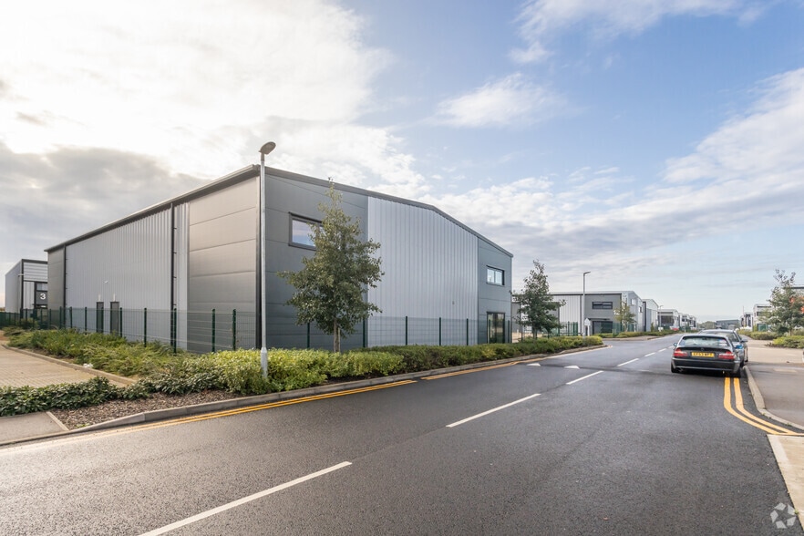 2 Harrier Way, Yaxley to rent - Building Photo - Image 2 of 6