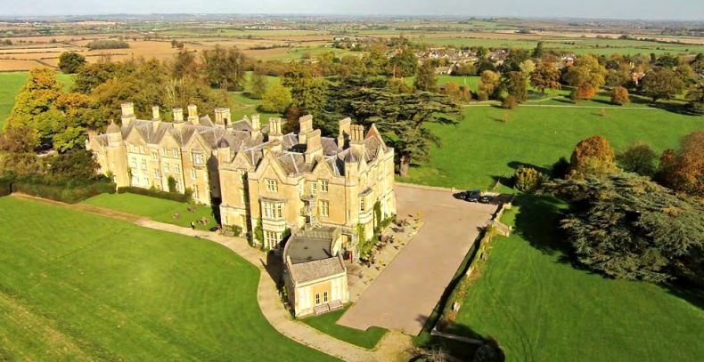 Dumbleton, Evesham for sale - Primary Photo - Image 1 of 1