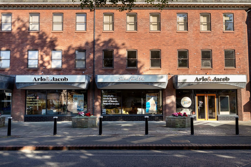 Alderley Rd, Wilmslow to rent Building Photo- Image 1 of 7