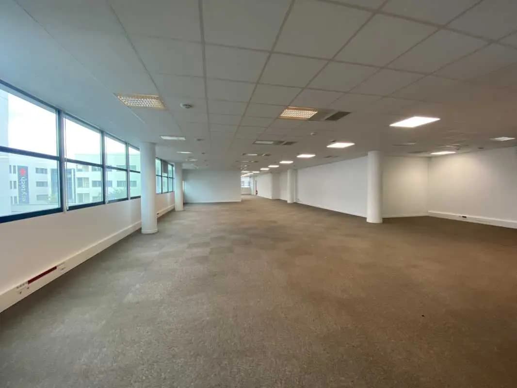 Office in Lyon to rent Building Photo- Image 1 of 1