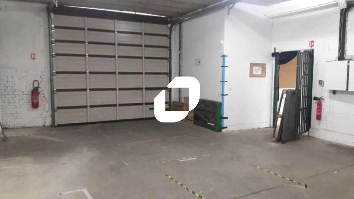 Light Industrial in Alfortville to rent Building Photo- Image 1 of 8